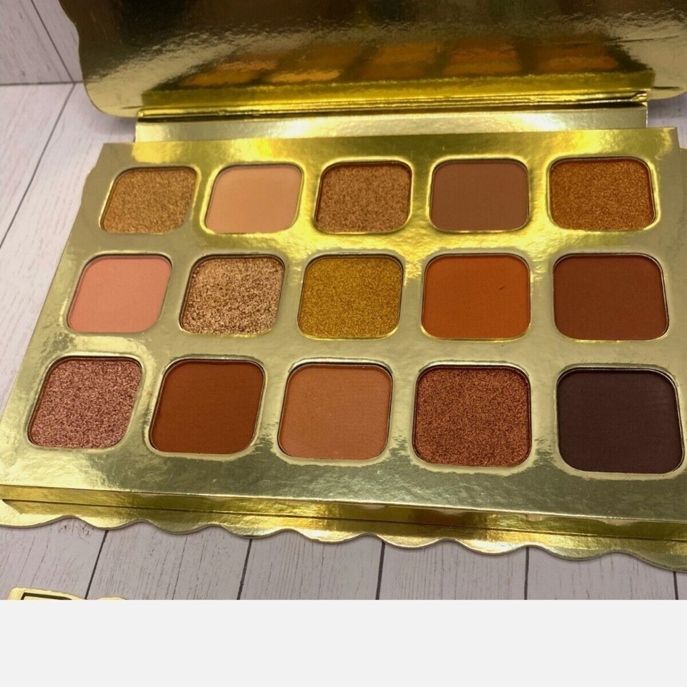 Wonka Bar Eyeshadow Palette (NEW in Box) - Picture 2 of 4